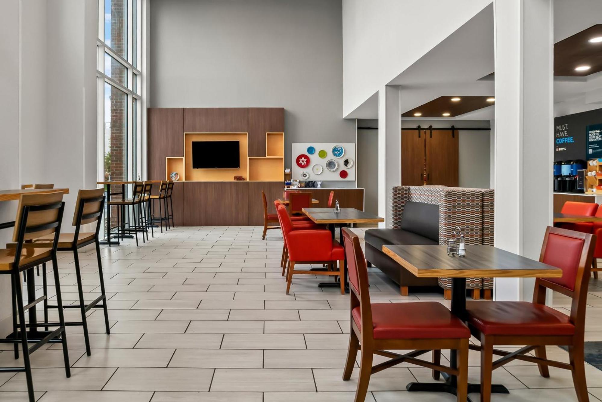 Holiday Inn Express Hotel & Suites Marion By Ihg Eksteriør bilde