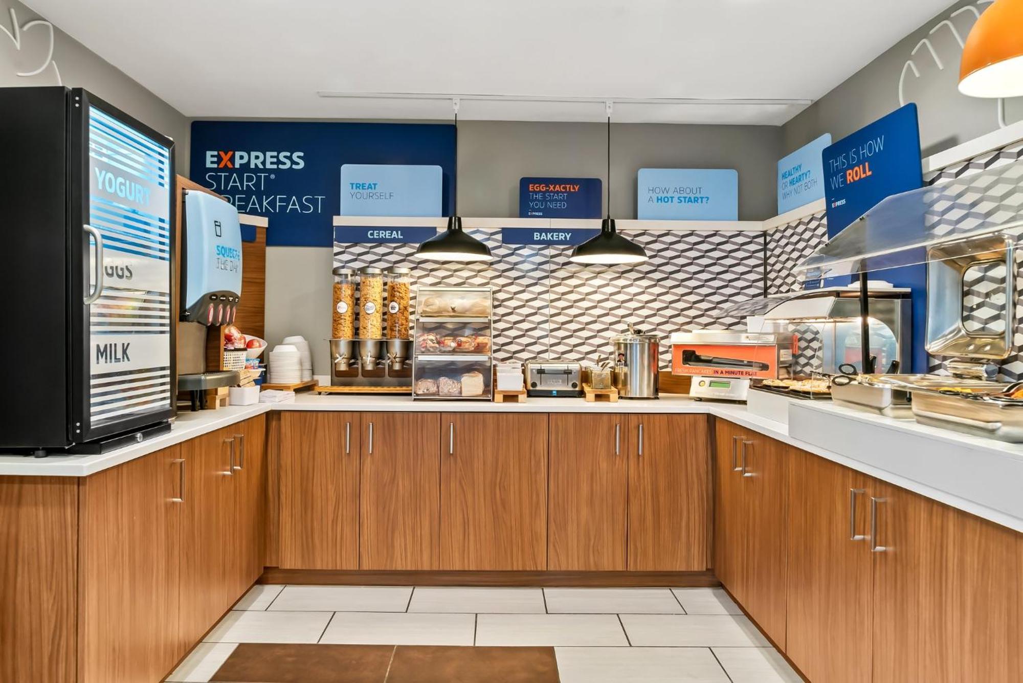 Holiday Inn Express Hotel & Suites Marion By Ihg Eksteriør bilde