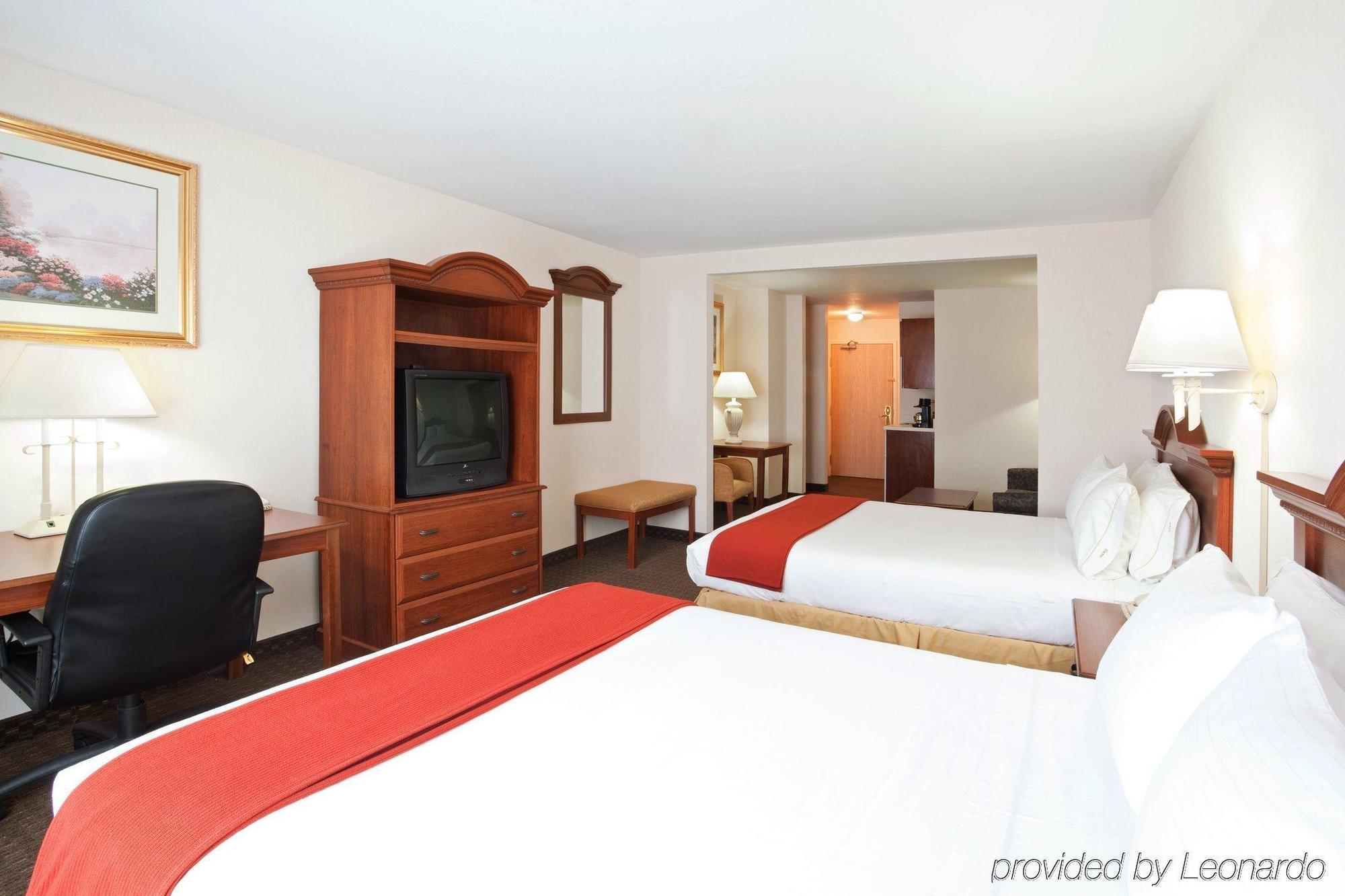 Holiday Inn Express Hotel & Suites Marion By Ihg Rom bilde