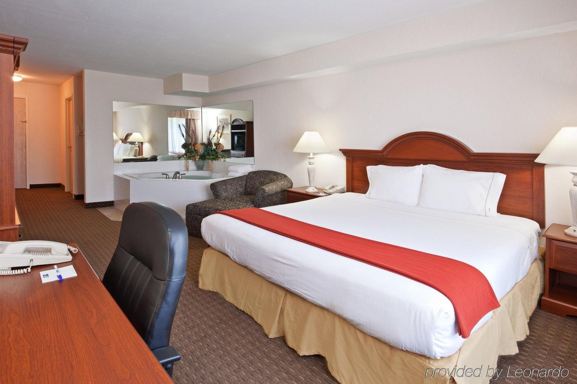 Holiday Inn Express Hotel & Suites Marion By Ihg Rom bilde
