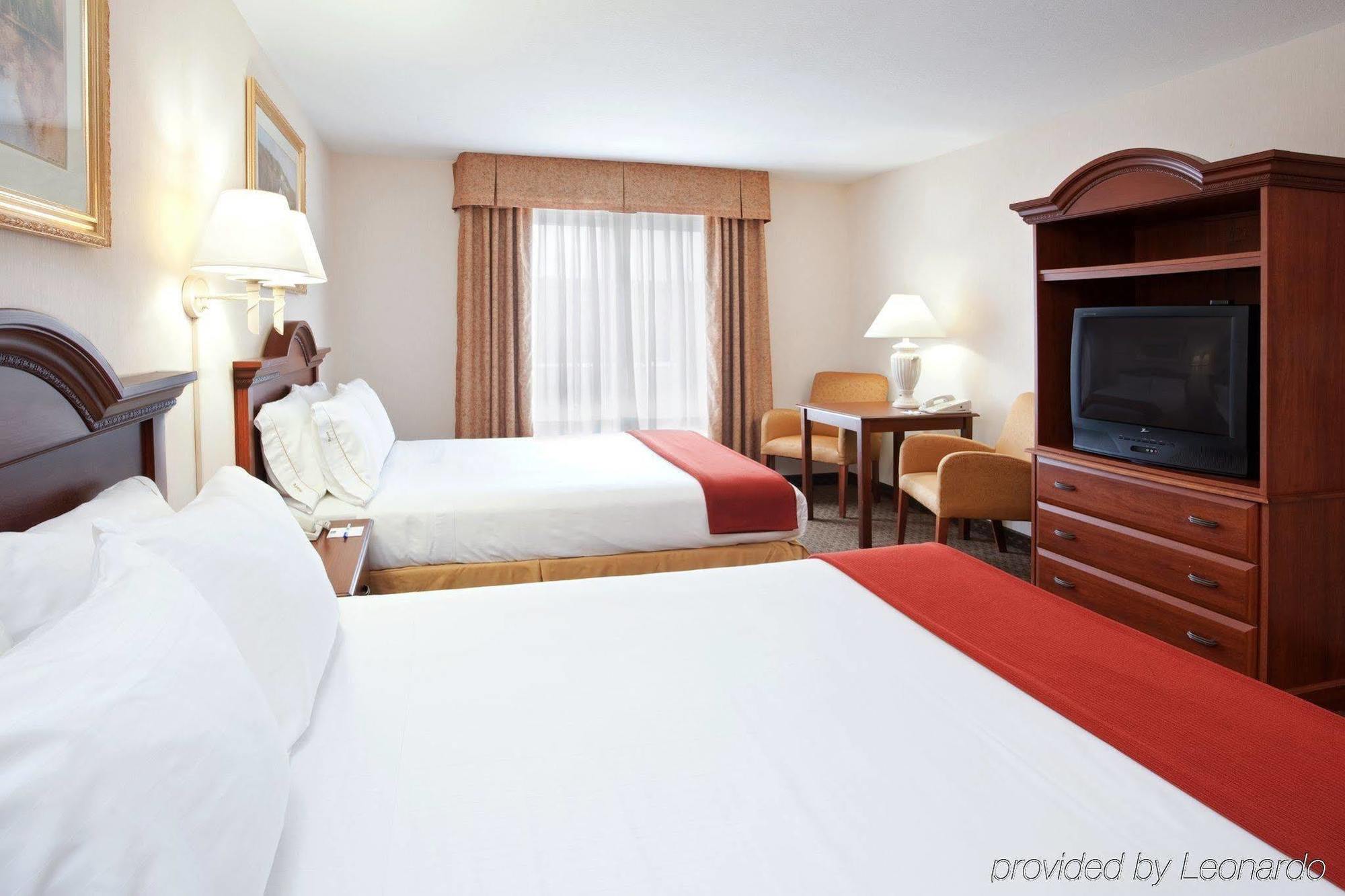 Holiday Inn Express Hotel & Suites Marion By Ihg Rom bilde